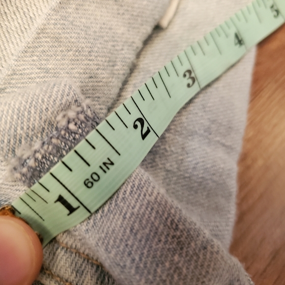 Abercrombie & Fitch Size 0 Low Rise Short Jean Shorts - Picture 6 of 6